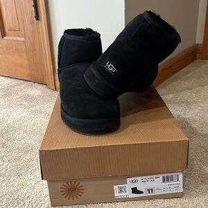 UGG Australia, black classic mini, women’s 11